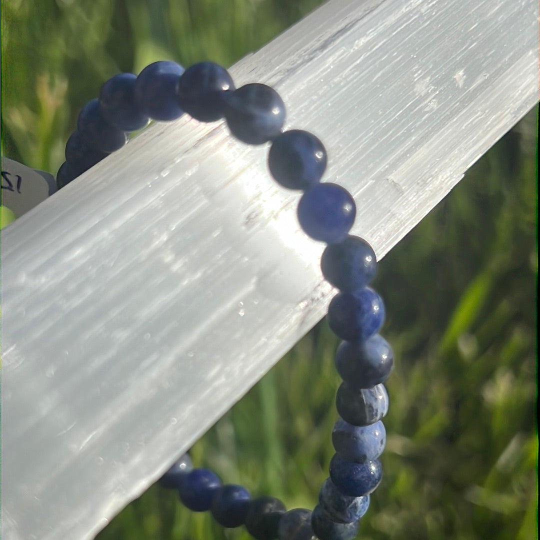 Sodalite gemstone bracelet | intuition bracelet