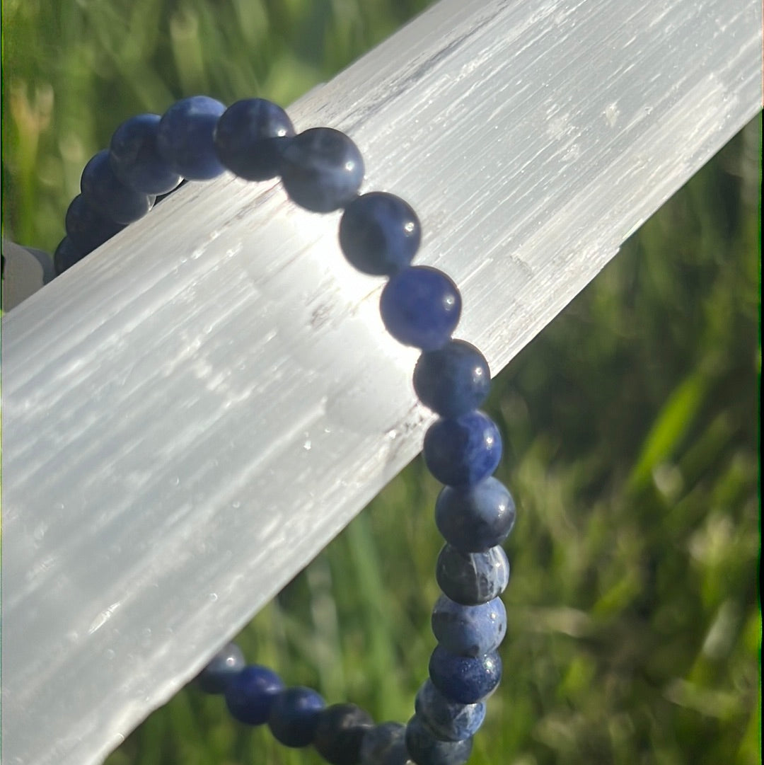 Sodalite gemstone bracelet | intuition bracelet