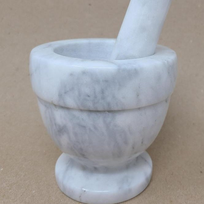 white marble mortar & pestle